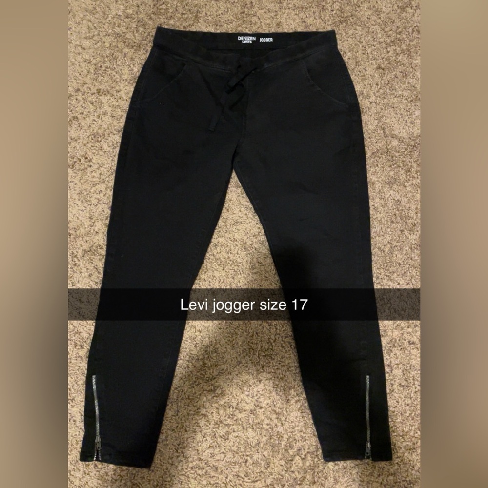 Levi jogger size 17